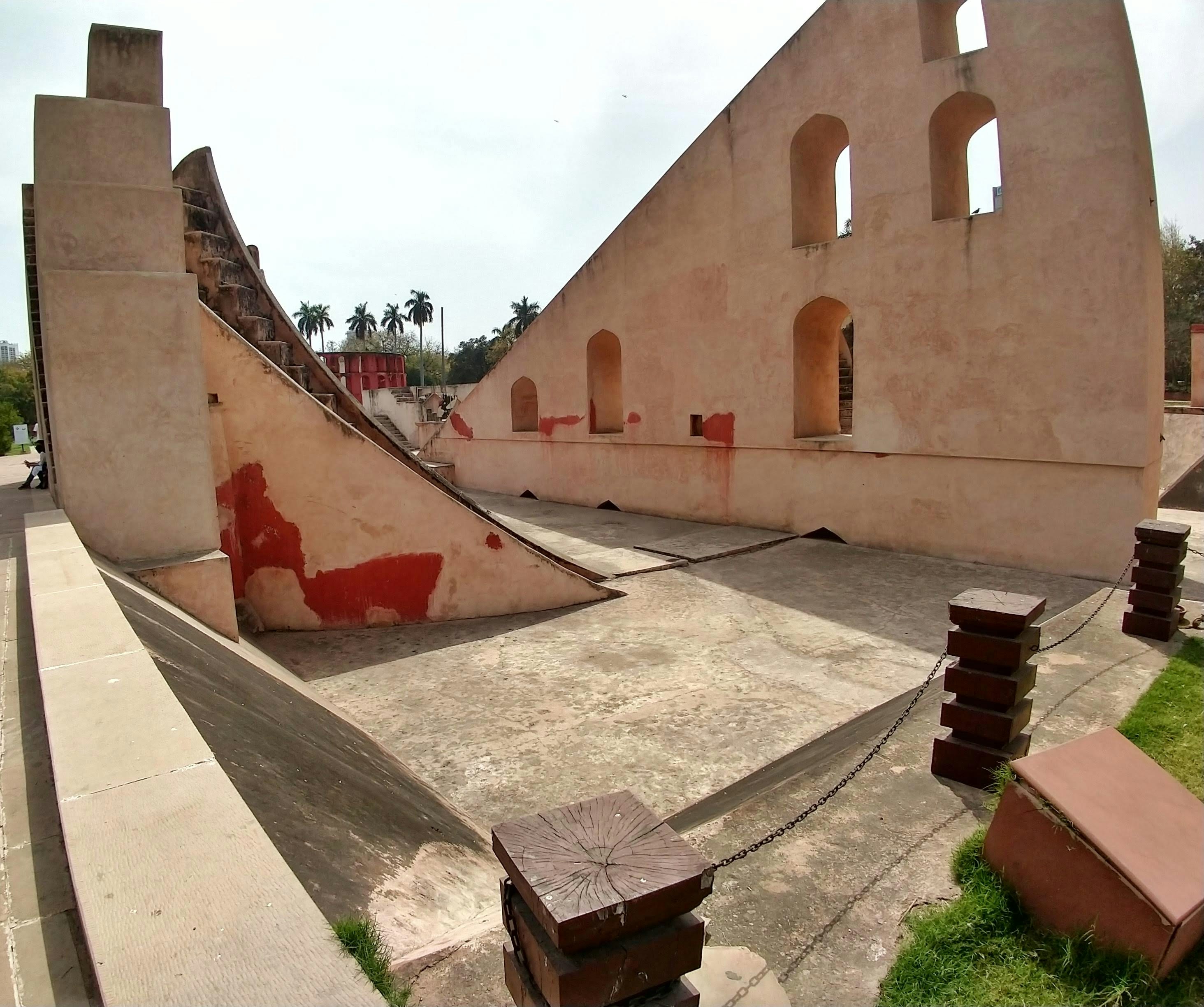 Skate ramp